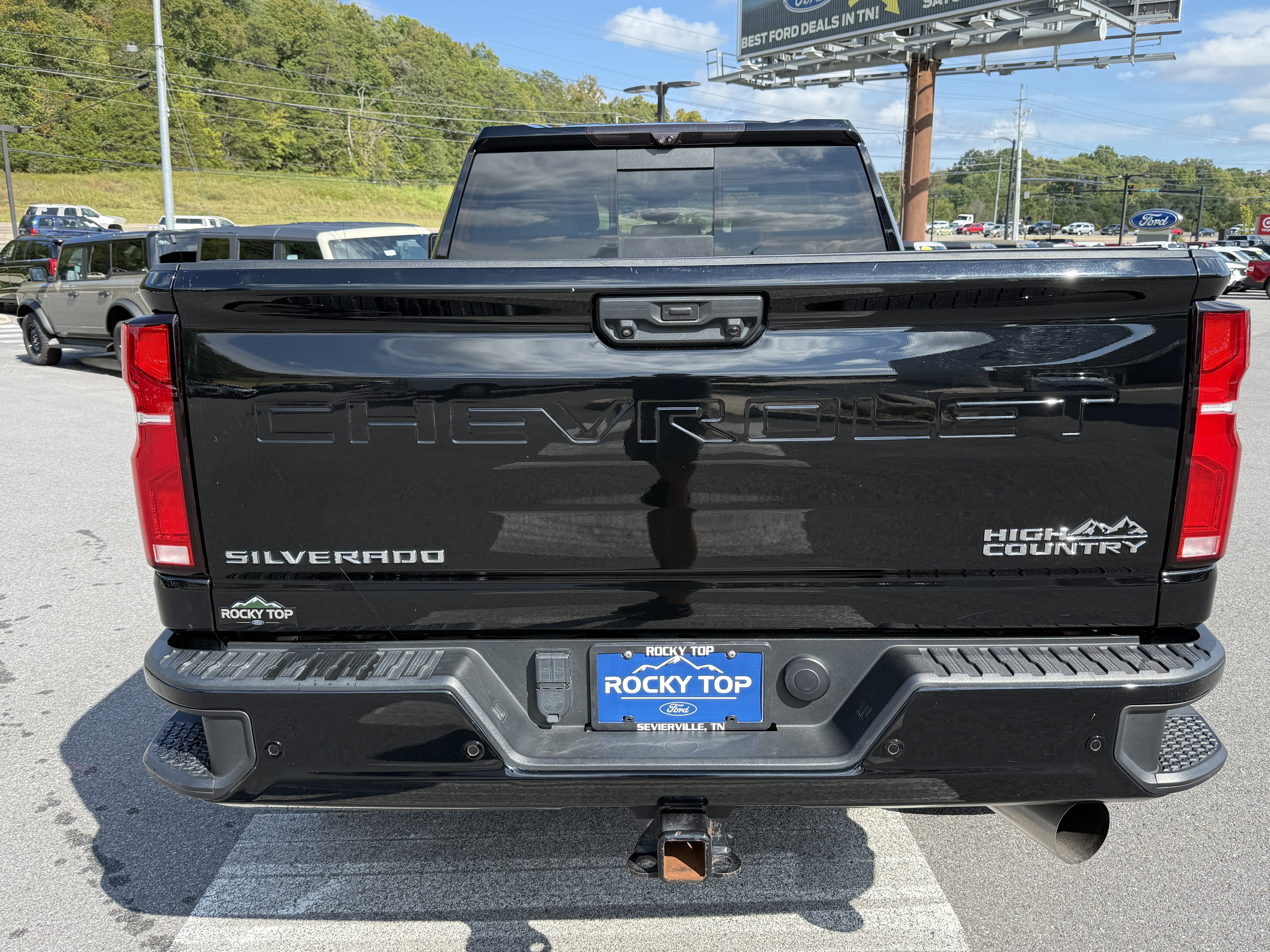 Used 2024 Chevrolet Silverado 3500 High Country w/ Technology Package AWD/4WD image 6