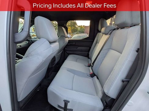Certified 2025 Toyota Tacoma SR5 AWD/4WD image 15