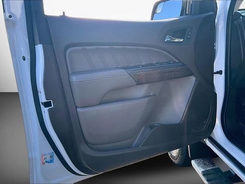 Used 2022 GMC Canyon Denali image 16