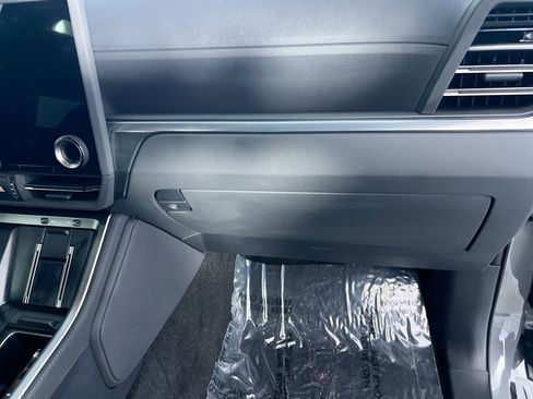Used 2024 Lexus GX 550 w/ Accessory Package (Z1) AWD/4WD image 32