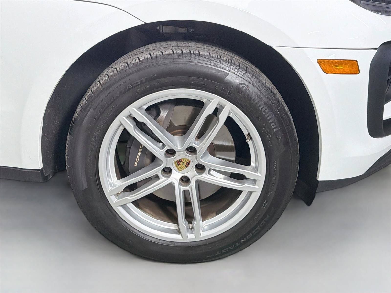 Certified 2022 Porsche Macan AWD/4WD image 14