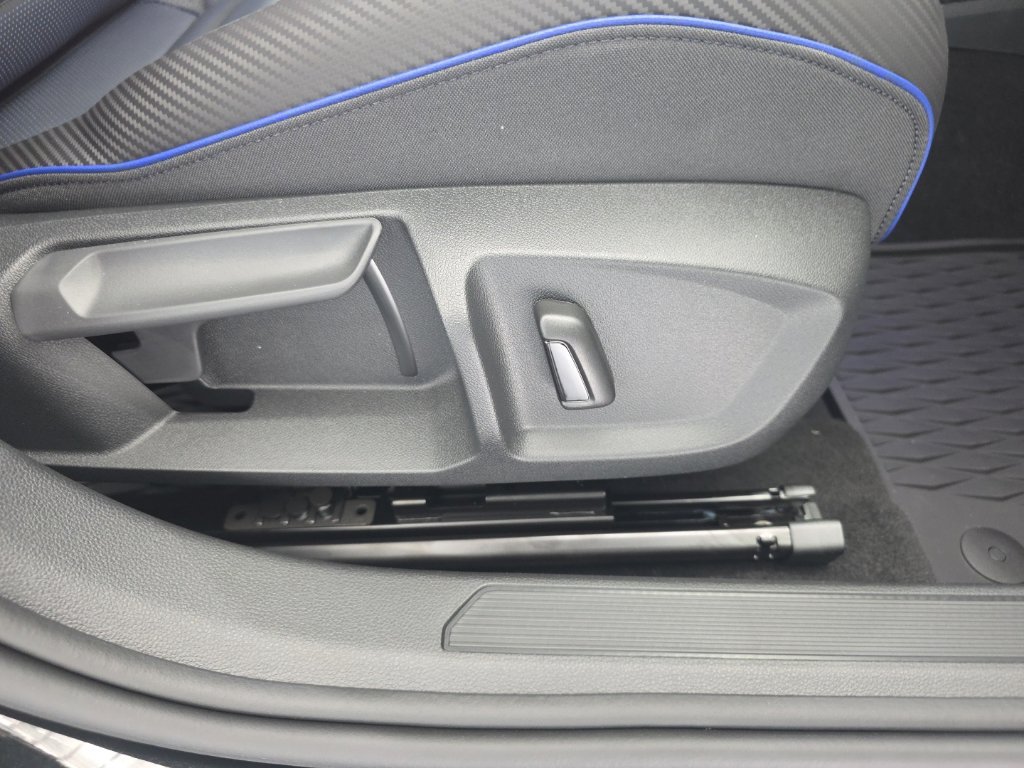 New 2026 Volkswagen Golf AWD/4WD image 11