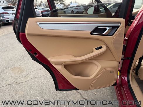 Used 2015 Porsche Macan Turbo image 42