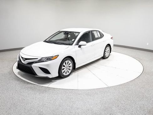 Used 2019 Toyota Camry SE FWD image 32