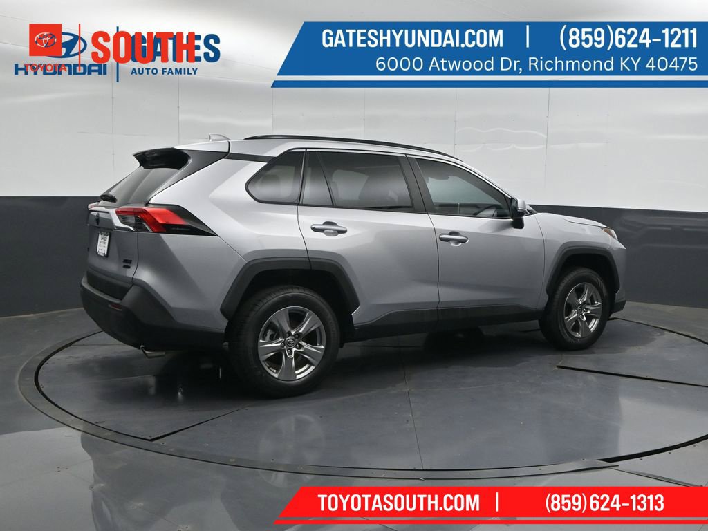Used 2024 Toyota RAV4 XLE AWD/4WD image 2