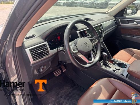 Used 2022 Volkswagen Atlas SEL R-Line AWD/4WD image 14