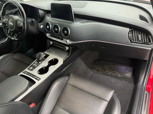 Used 2020 Kia Stinger GT2 image 9