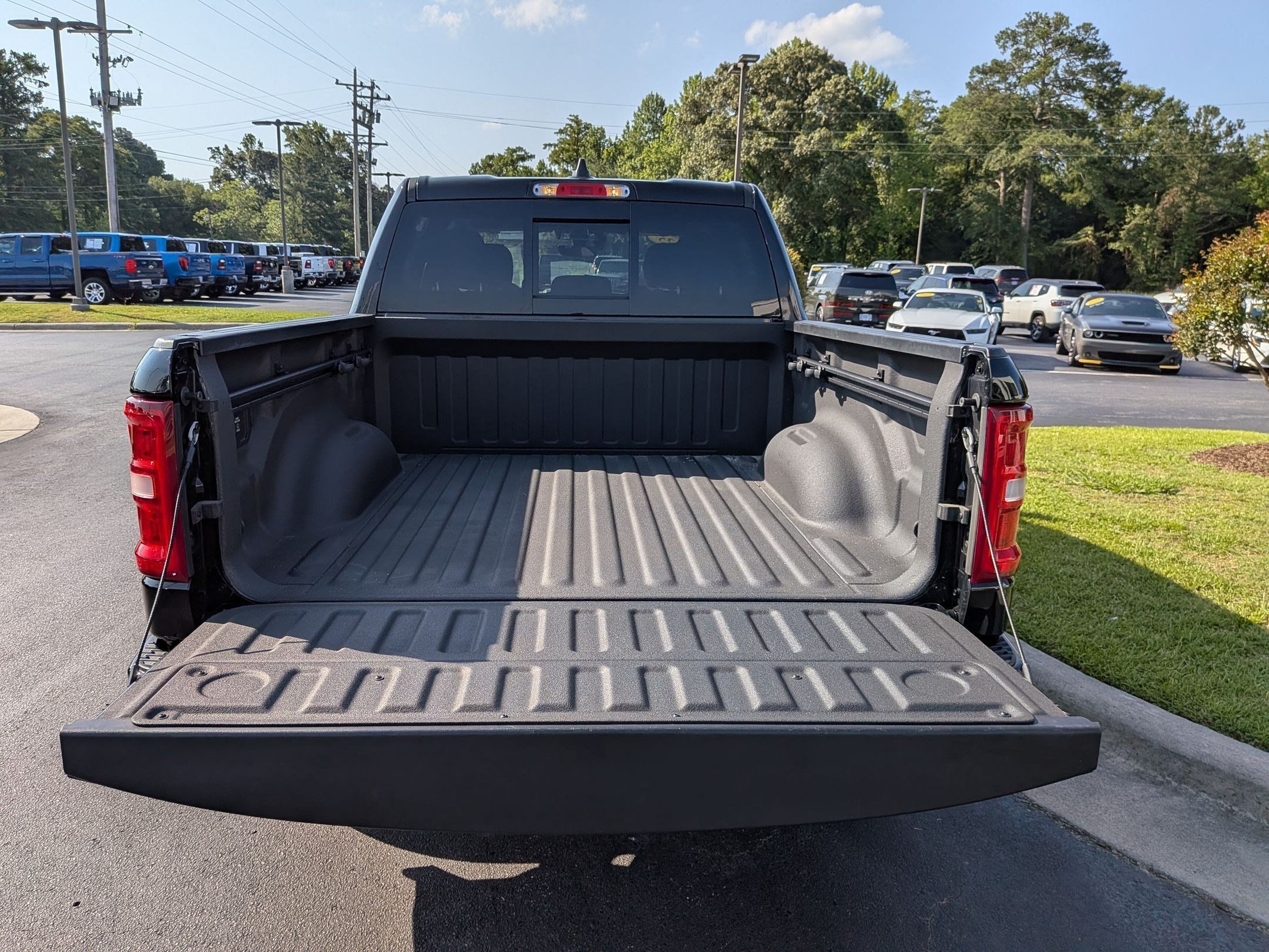Used 2025 RAM 1500 Big Horn AWD/4WD image 17