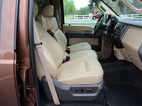 Used 2011 Ford F250 Lariat w/ Lariat Interior Pkg AWD/4WD image 22