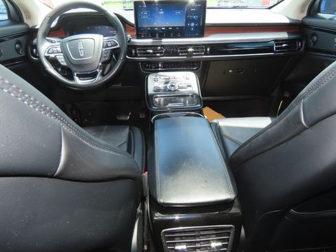 Used 2021 Lincoln Nautilus Reserve FWD image 24
