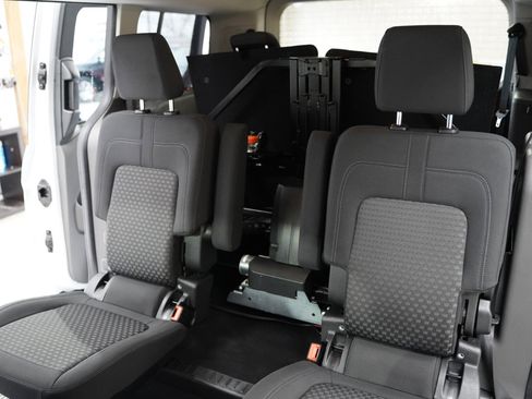 Used 2019 Ford Transit Connect XLT image 33