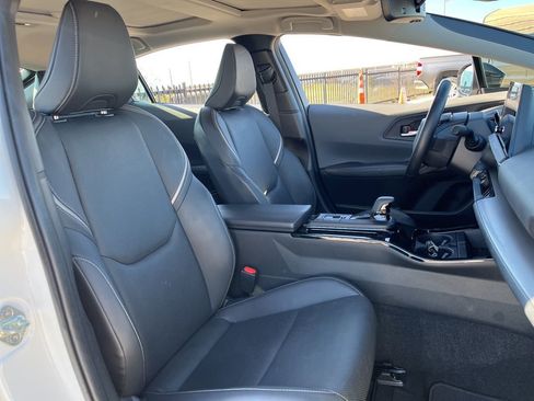 Used 2024 Toyota Prius XLE image 28