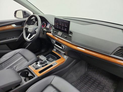 Used 2023 Audi Q5 2.0T Premium w/ Convenience Package AWD/4WD image 38