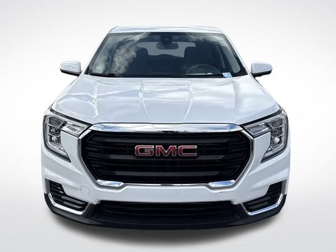 Used 2024 GMC Terrain SLE image 9