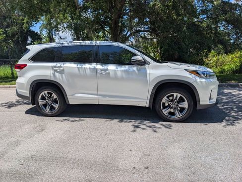 Used 2018 Toyota Highlander Limited Platinum AWD/4WD image 8