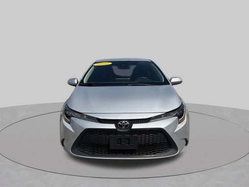 Used 2022 Toyota Corolla LE FWD image 2