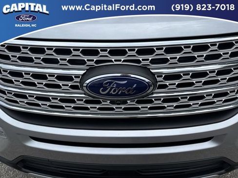 Certified 2022 Ford Explorer Limited w/ Hybrid Equipment Group 310A image 10