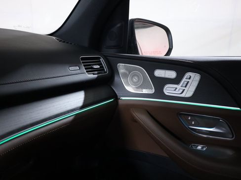 Used 2025 Mercedes-Benz GLS 450 4MATIC w/ AMG Line Exterior image 22