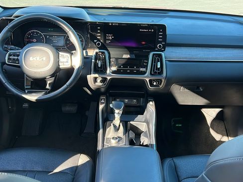 Used 2022 Kia Sorento S image 8