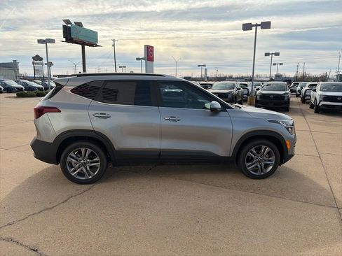 Used 2023 Kia Seltos S w/ Navigation Package image 5