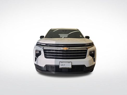 Used 2024 Chevrolet Traverse LT FWD image 11