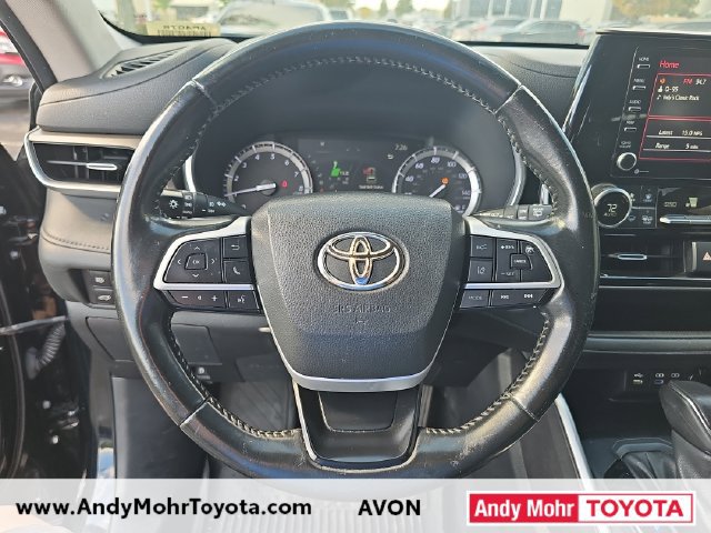 Used 2022 Toyota Highlander XLE FWD image 12