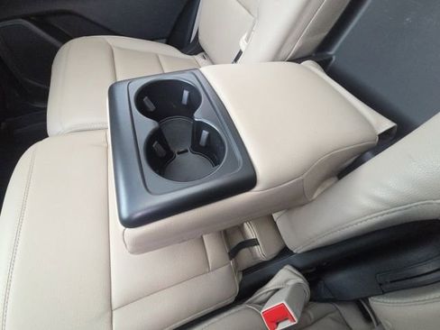 Used 2021 Ford Explorer XLT w/ Equipment Group 202A AWD/4WD image 19