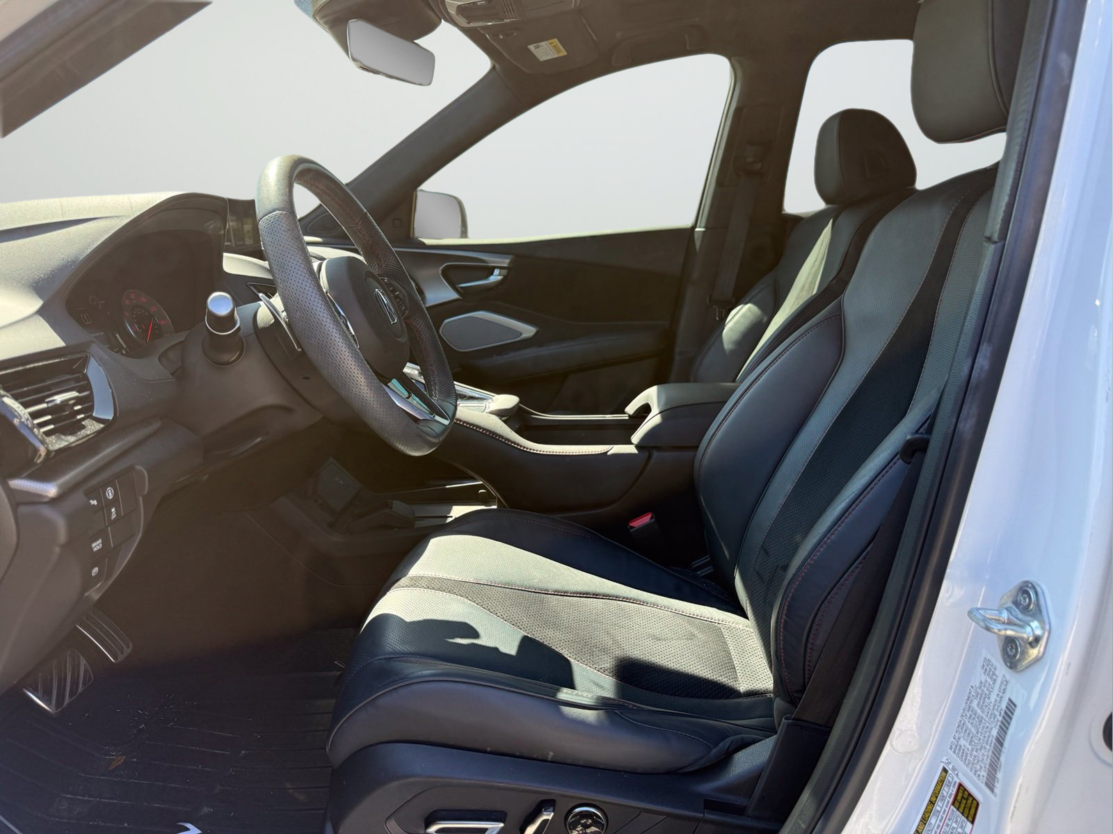 Used 2023 Acura RDX w/ Advance Package FWD image 9
