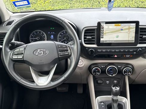 Used 2020 Hyundai Venue SEL w/ Convenience + Premium Package image 10