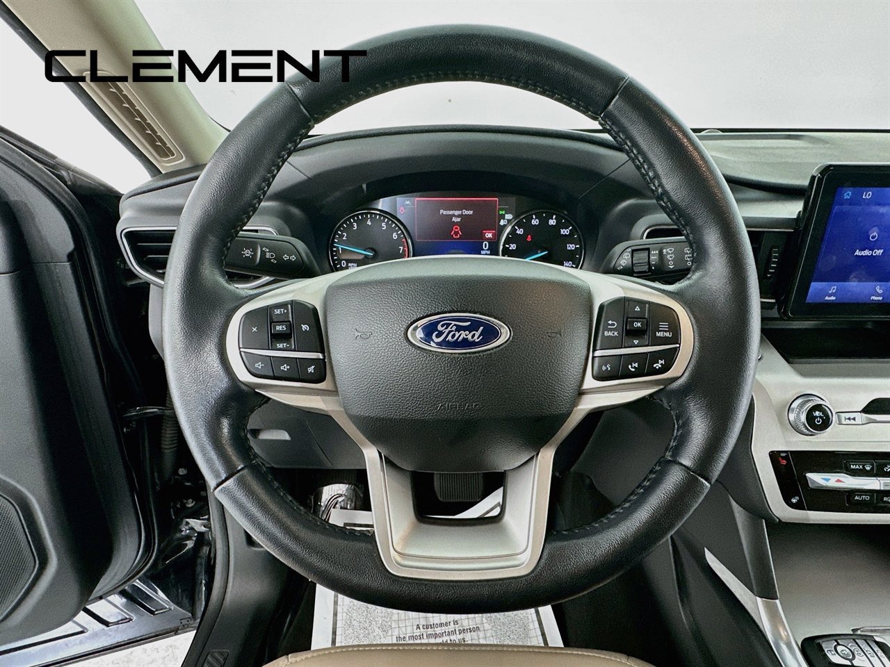 Used 2022 Ford Explorer XLT w/ Equipment Group 202A AWD/4WD image 15