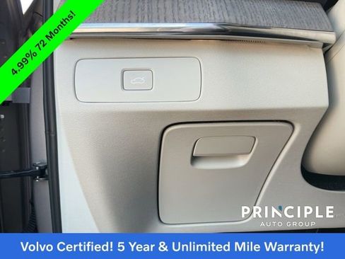 Certified 2023 Volvo XC90 B6 Ultimate w/ Lounge Package image 23
