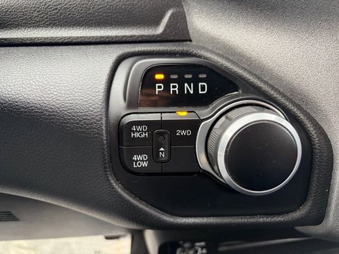 Used 2024 RAM 2500 Tradesman w/ Chrome Appearance Group image 13