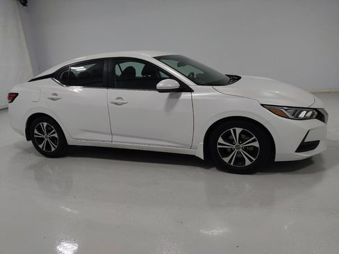 Used 2020 Nissan Sentra SV image 11