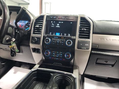 Used 2018 Ford F350 Lariat w/ Chrome Package image 15