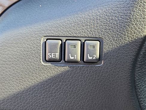 Used 2022 Nissan Rogue Sport SL w/ Premium Package image 26