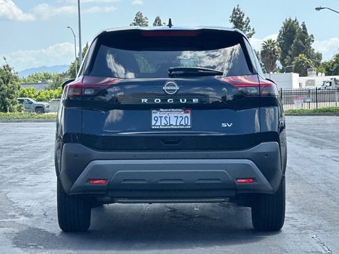 Used 2023 Nissan Rogue SV FWD image 5