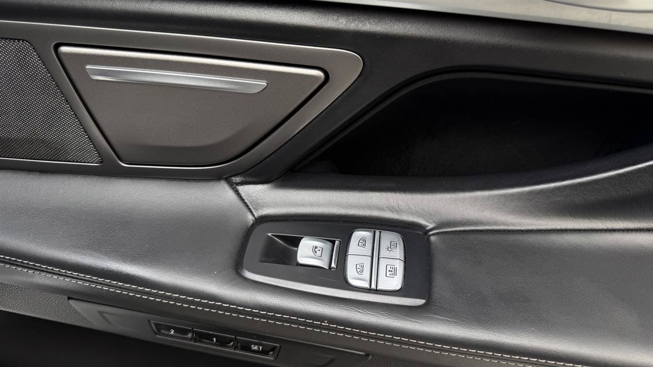 Used 2022 BMW 740i xDrive w/ Premium Package AWD/4WD image 35