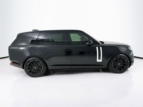 Used 2025 Land Rover Range Rover Long Wheelbase Autobiography image 9
