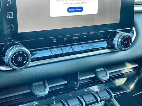 New 2026 GMC Canyon Elevation w/ LPO, Black Badging Package image 21