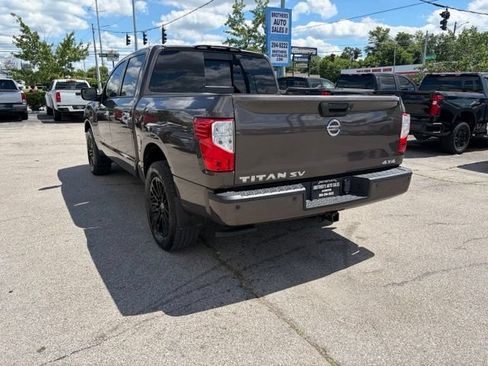 Used 2018 Nissan Titan SV w/ SV Convenience Package AWD/4WD image 5