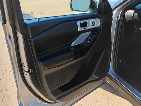 Used 2022 Ford Explorer ST w/ Equipment Group 401A image 11