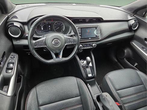 Used 2019 Nissan Kicks SR w/ SR Premium Package image 11