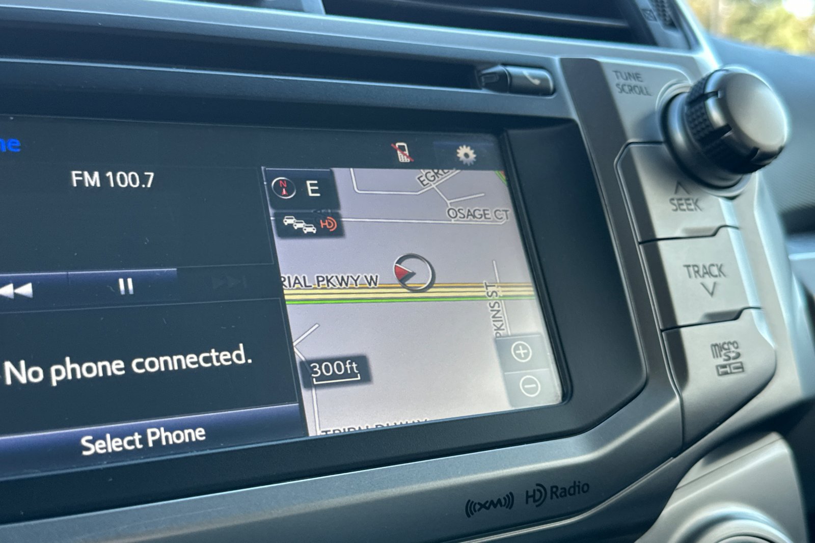 Used 2018 Toyota 4Runner SR5 AWD/4WD image 42