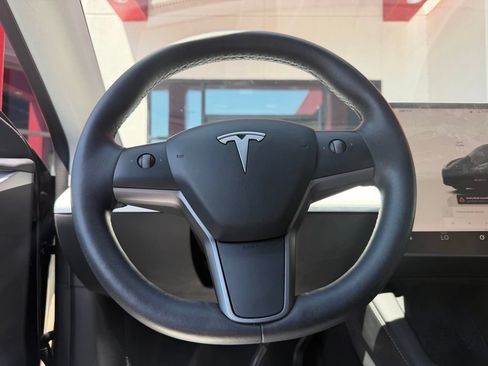 Used 2023 Tesla Model Y Performance AWD/4WD image 15