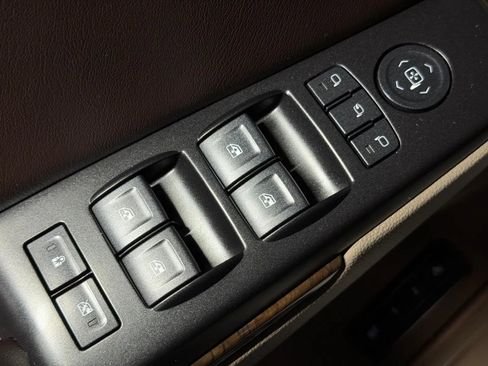 Used 2015 Chevrolet Suburban LT RWD image 31
