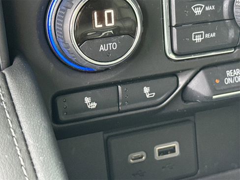 Used 2021 Chevrolet Tahoe LT w/ LT Signature Package image 26