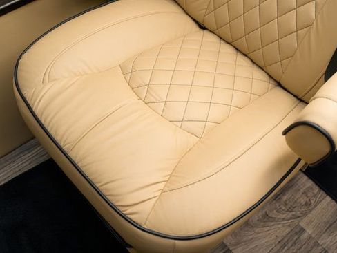 Used 2021 Mercedes-Benz Sprinter 3500 image 18