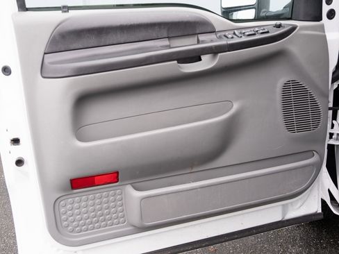 Used 2007 Ford F350 XL image 9