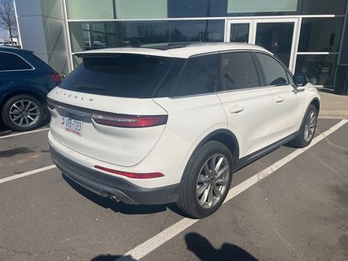 Certified 2022 Lincoln Corsair AWD w/ Premium Package image 3