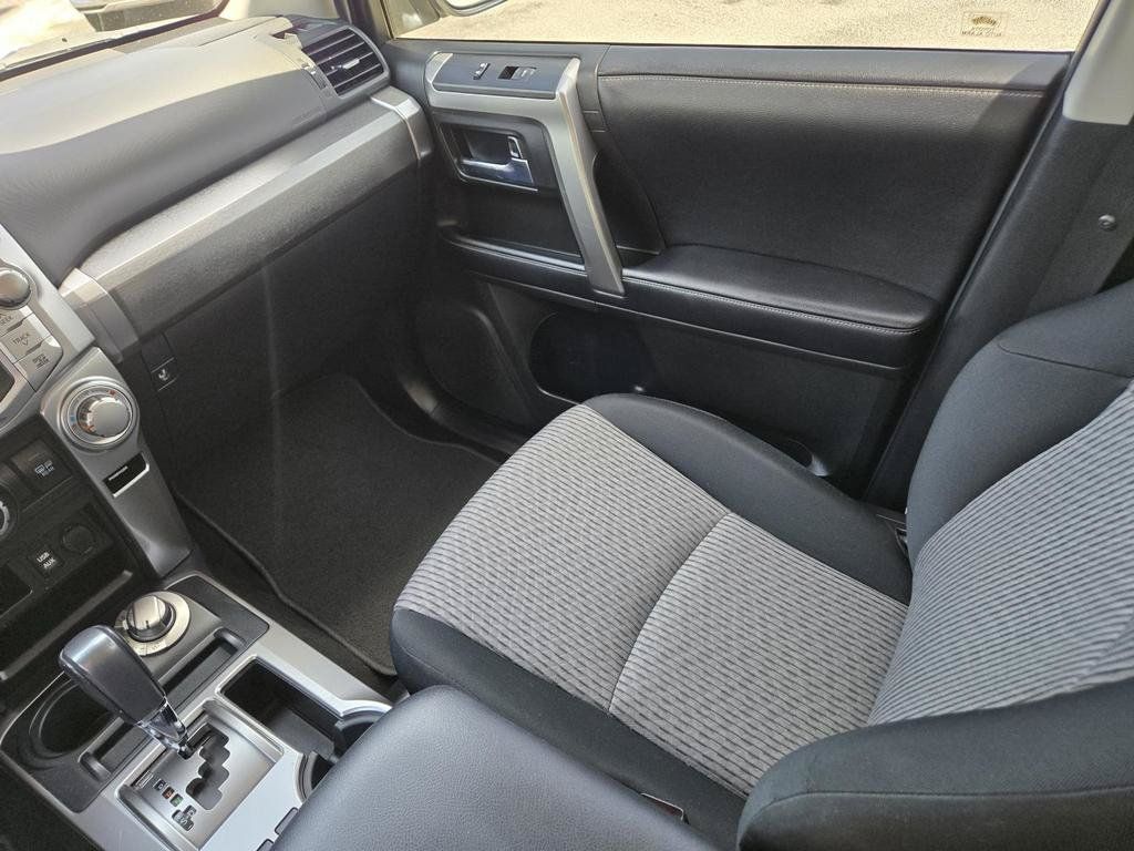 Used 2018 Toyota 4Runner SR5 AWD/4WD image 19